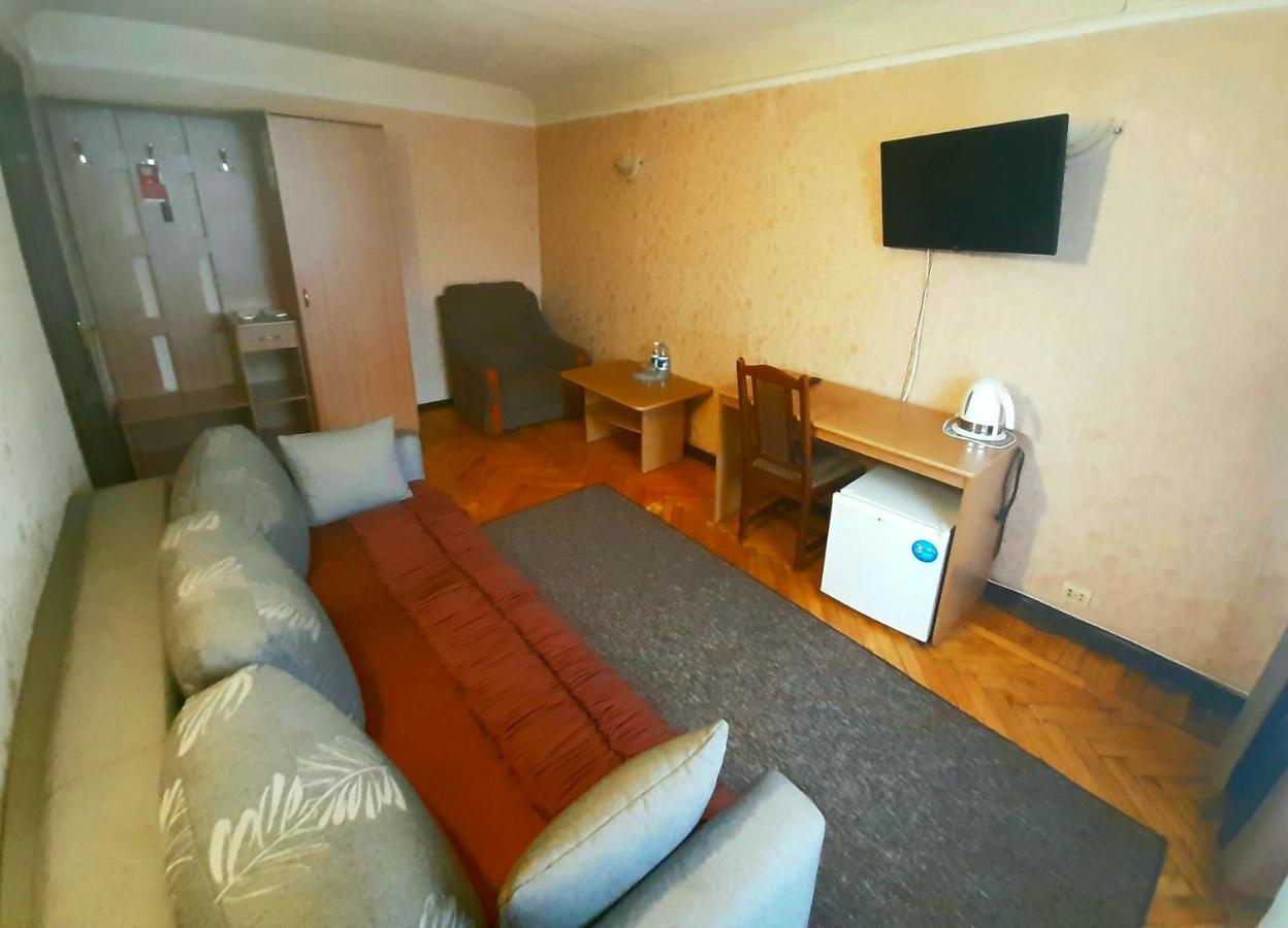 חארקיב Tourist Hotel מראה חיצוני תמונה